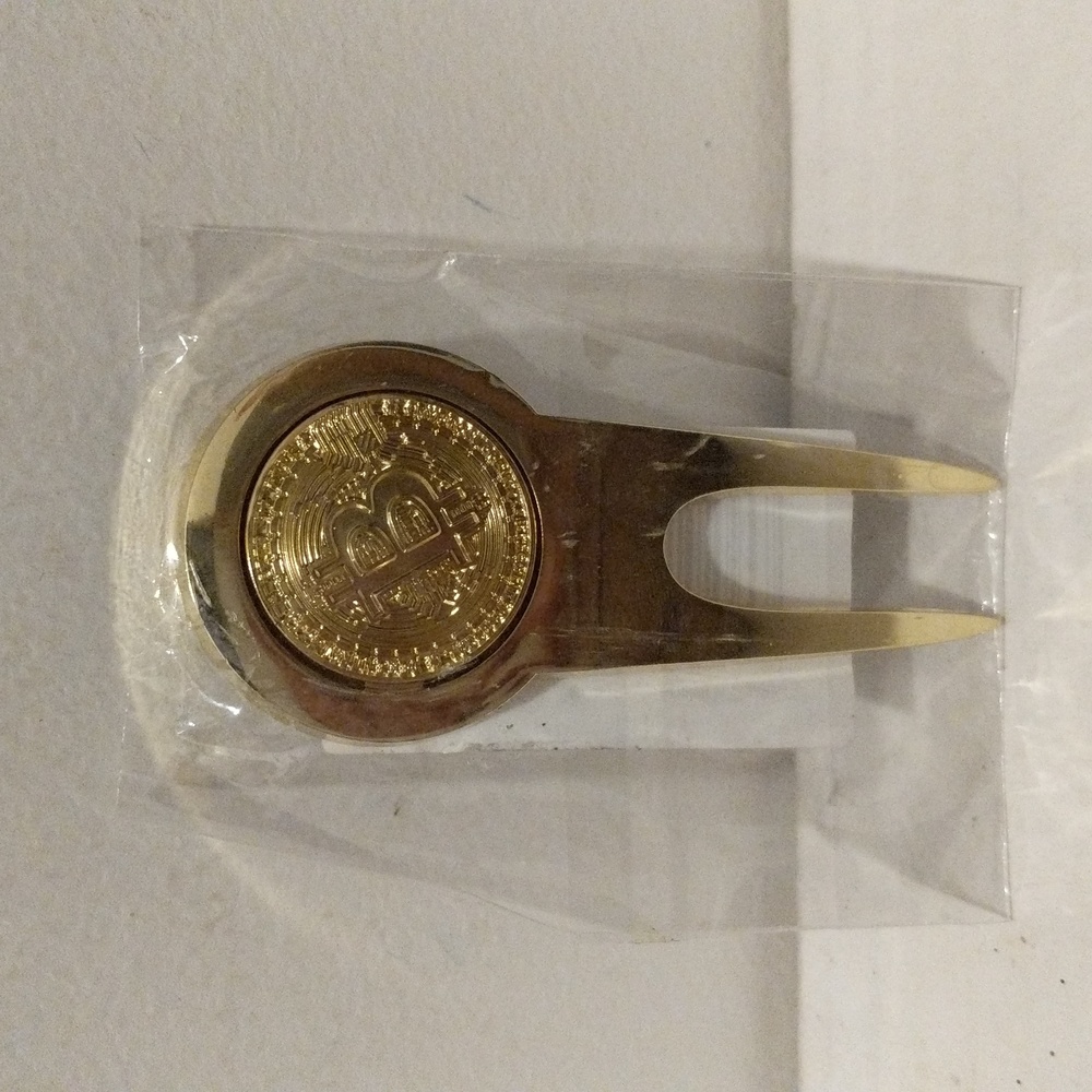 Golf Divot Goldtone Metal Tool BITCOIN 🆕